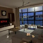 Apartament The 16 - Spacious Seafront Apartment-prime Location