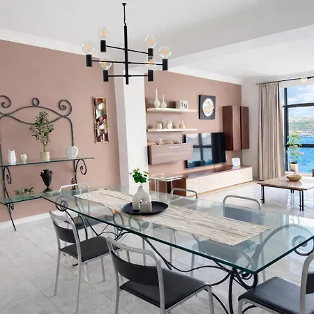 The Strand 16 - Spacious Seafront Apartment-Sliema Ferries شقة سليمة