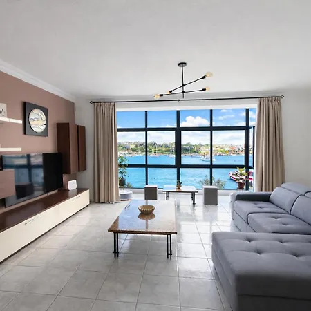 The Strand 16 - Spacious Seafront Apartment-Sliema Ferries شقة
