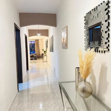 شقة The Strand 16 - Spacious Seafront Apartment-Sliema Ferries سليمة
