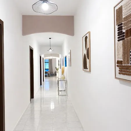 شقة The Strand 16 - Spacious Seafront Apartment-Sliema Ferries