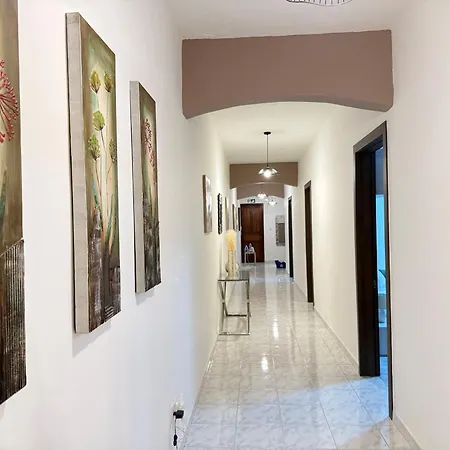 The Strand 16 - Spacious Seafront Apartment-Sliema Ferries