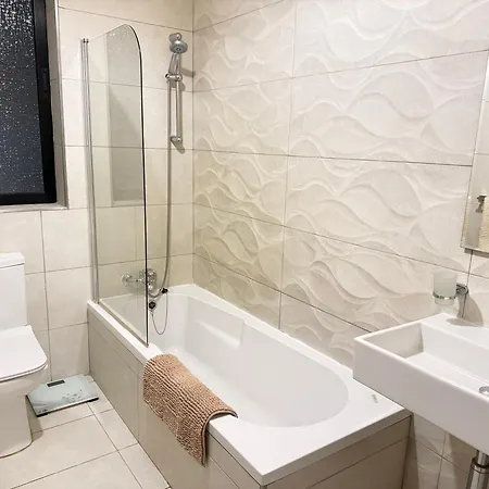 The Strand 16 - Spacious Seafront Apartment-Sliema Ferries شقة سليمة