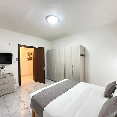 شقة The Strand 16 - Spacious Seafront Apartment-Sliema Ferries سليمة