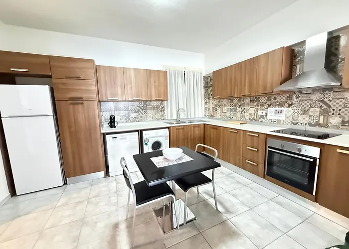 Apartamento The 16 - Spacious Seafront Apartment-prime Location *