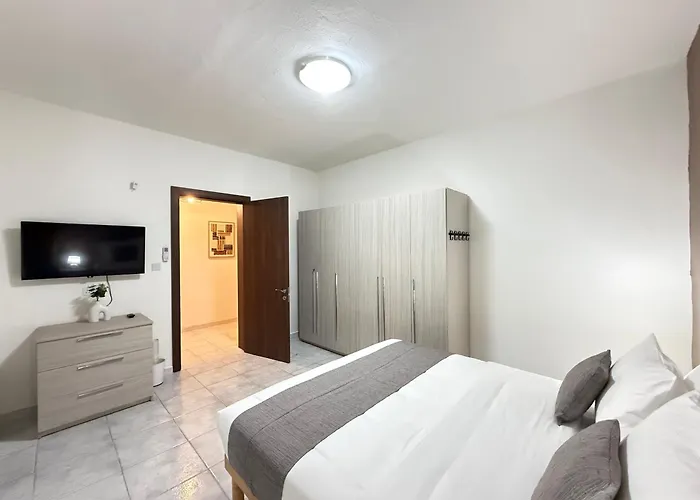 Apartamento The 16 - Spacious Seafront Apartment-prime Location Sliema