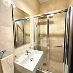 Appartamento The 16 - Spacious Seafront Apartment-prime Location